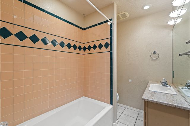 2925 Pueblo Alto, Santa Fe, NM 87507