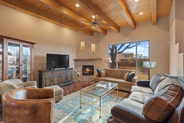 2925 Pueblo Alto, Santa Fe, NM 87507