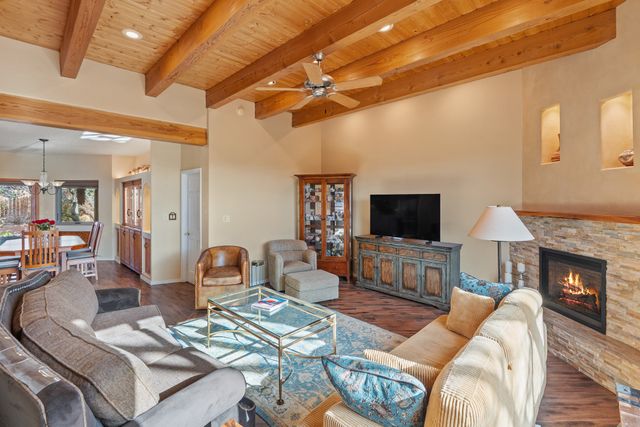 2925 Pueblo Alto, Santa Fe, NM 87507