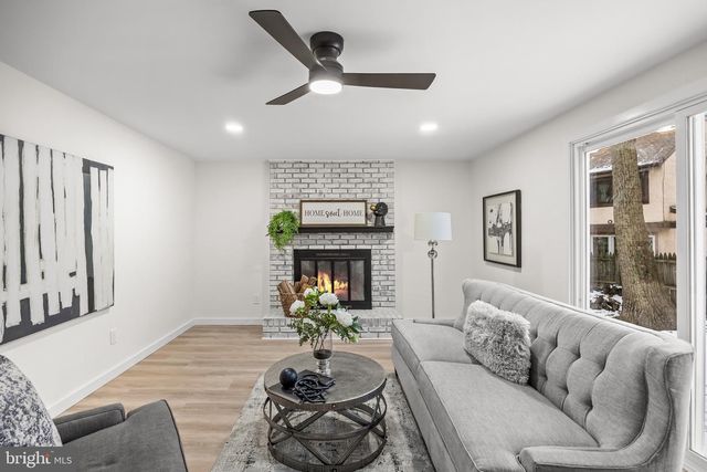 217 GLENVIEW CT, Marlton, NJ 08053