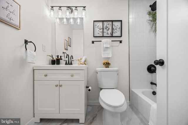 217 GLENVIEW CT, Marlton, NJ 08053