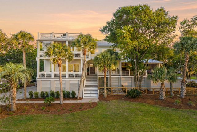 3200 Waterway Boulevard, Isle Of Palms, SC 29451