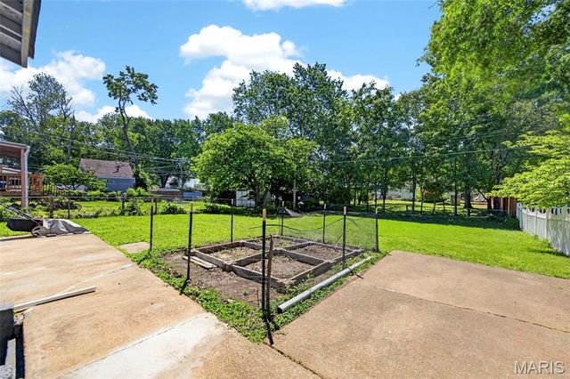 9546 Theodosia Avenue, Overland, MO 63114