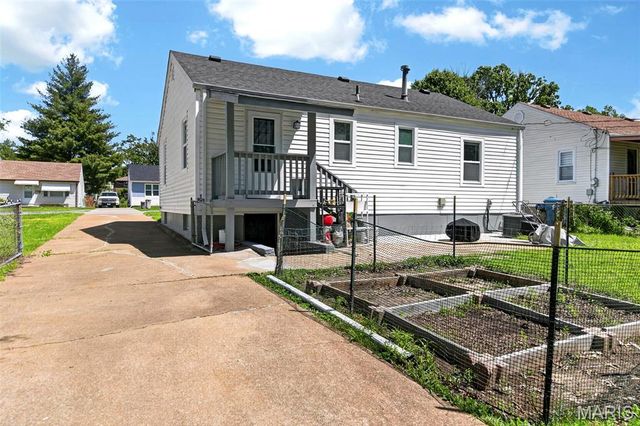 9546 Theodosia Avenue, Overland, MO 63114