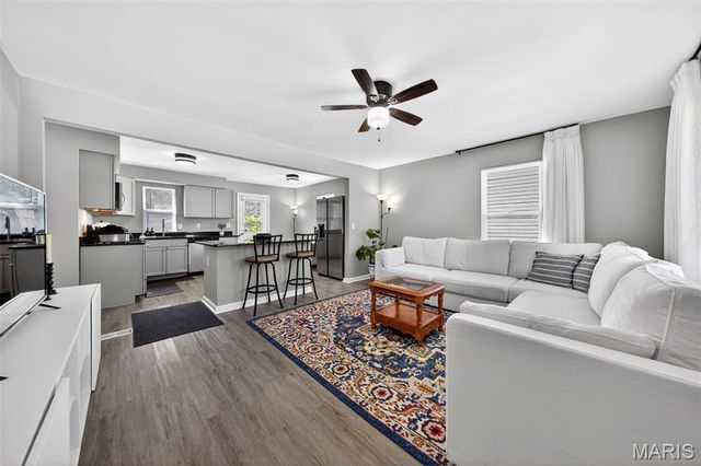9546 Theodosia Avenue, Overland, MO 63114