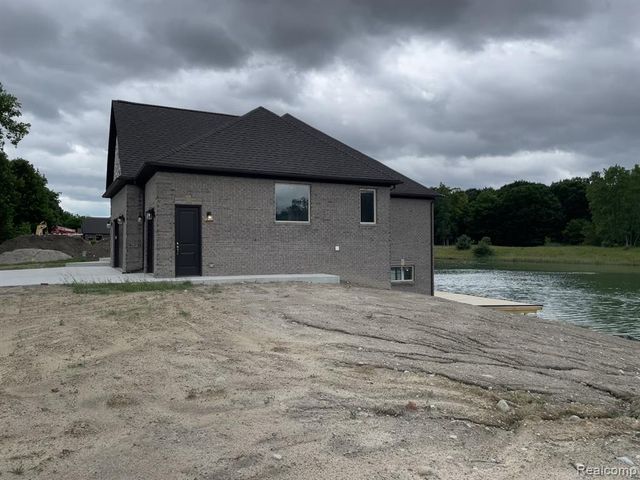 68651 Lake Angela Pointe, Richmond, MI 48062