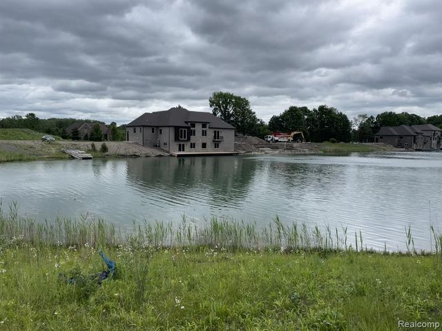 68651 Lake Angela Pointe, Richmond, MI 48062