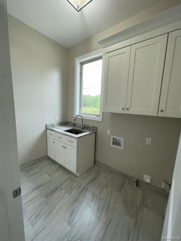68651 Lake Angela Pointe, Richmond, MI 48062