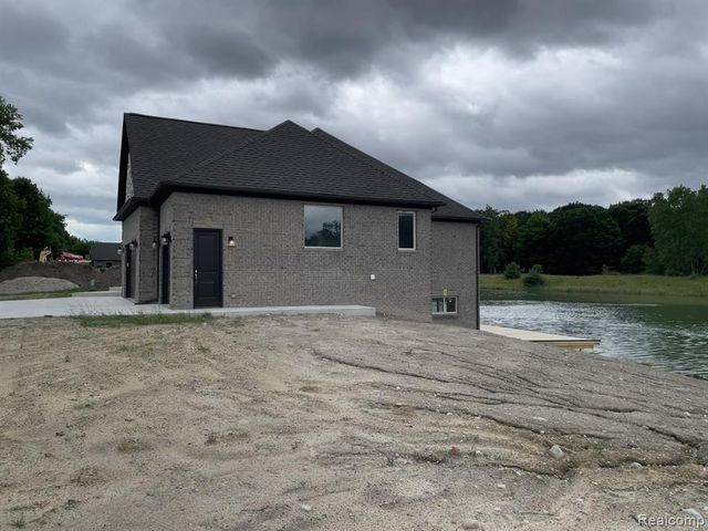 68651 Lake Angela Pointe, Richmond, MI 48062