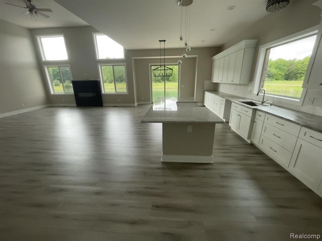 68651 Lake Angela Pointe, Richmond, MI 48062