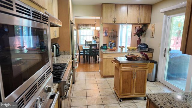 5806 HUNTLAND RD, Temple Hills, MD 20748