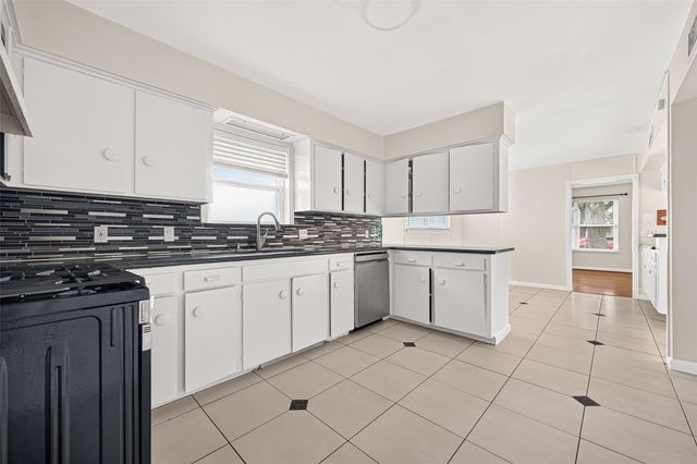 4002 Mischire Drive, Houston, TX 77025