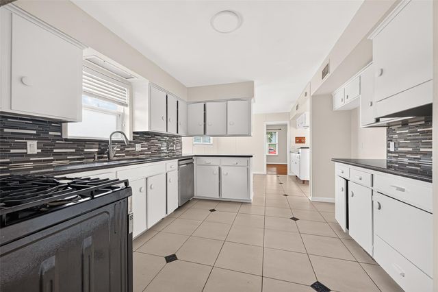 4002 Mischire Drive, Houston, TX 77025