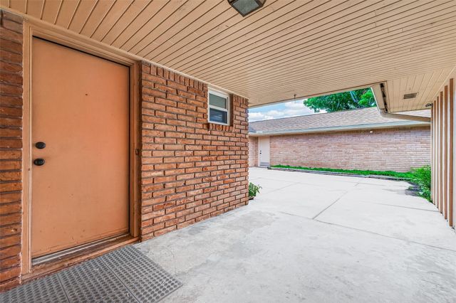 4002 Mischire Drive, Houston, TX 77025