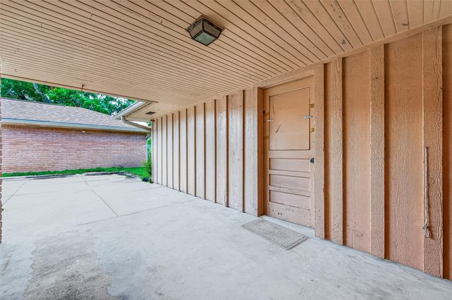 4002 Mischire Drive, Houston, TX 77025