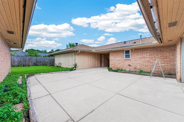 4002 Mischire Drive, Houston, TX 77025