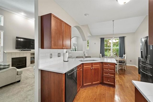 4812 W 159th Terrace, Overland Park, KS 66085