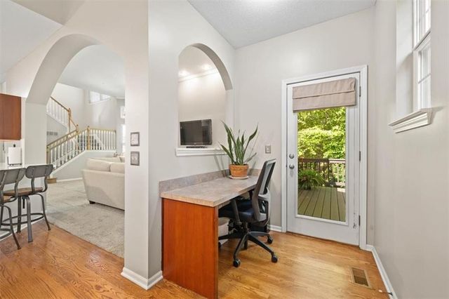 4812 W 159th Terrace, Overland Park, KS 66085