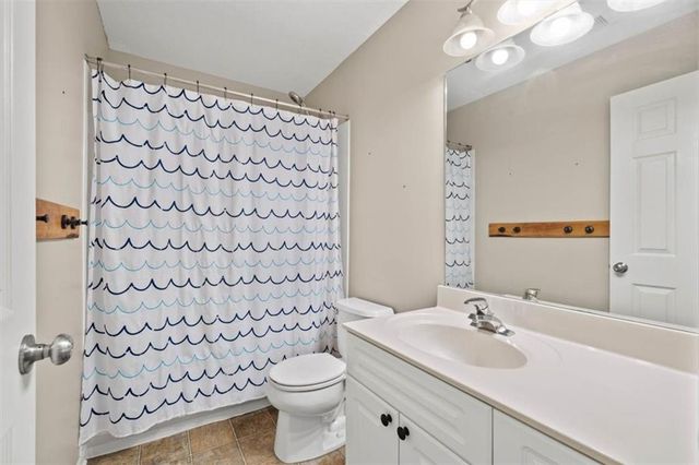 4812 W 159th Terrace, Overland Park, KS 66085