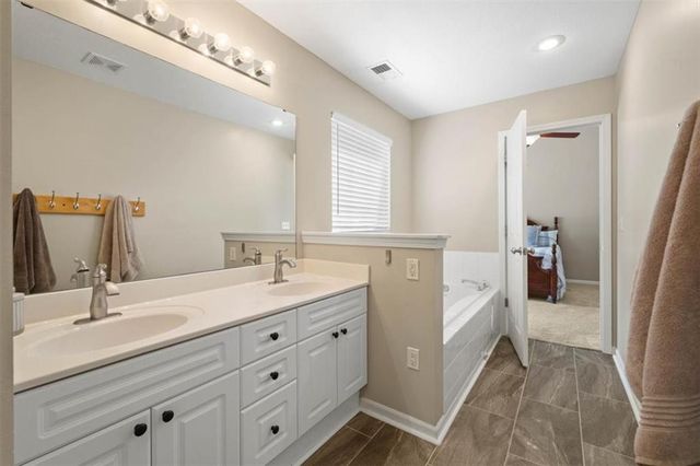 4812 W 159th Terrace, Overland Park, KS 66085
