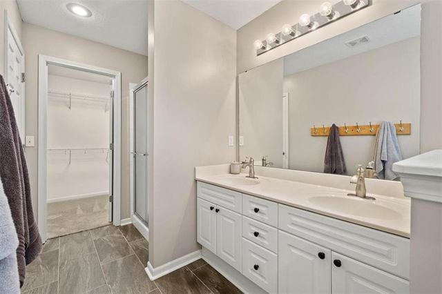 4812 W 159th Terrace, Overland Park, KS 66085