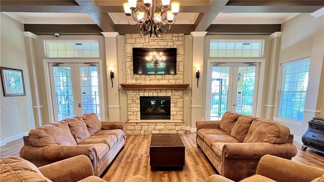 4812 W 159th Terrace, Overland Park, KS 66085