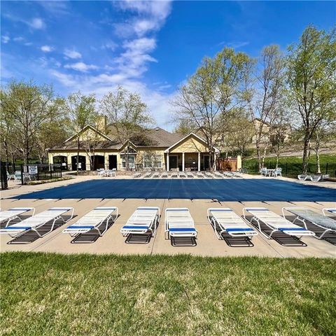 4812 W 159th Terrace, Overland Park, KS 66085