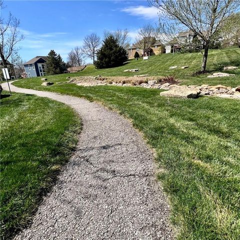 4812 W 159th Terrace, Overland Park, KS 66085