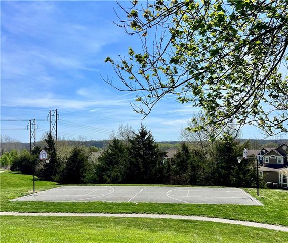 4812 W 159th Terrace, Overland Park, KS 66085