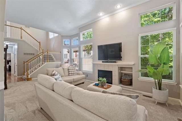 4812 W 159th Terrace, Overland Park, KS 66085