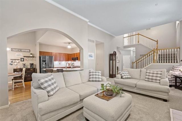 4812 W 159th Terrace, Overland Park, KS 66085