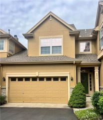 4812 W 159th Terrace, Overland Park, KS 66085