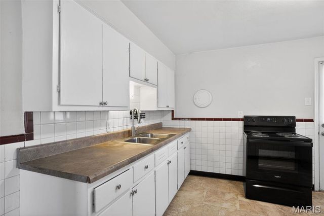 8910 Harold Drive, St Louis, MO 63134