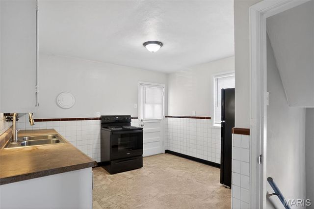 8910 Harold Drive, St Louis, MO 63134