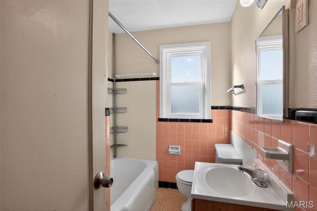 8910 Harold Drive, St Louis, MO 63134