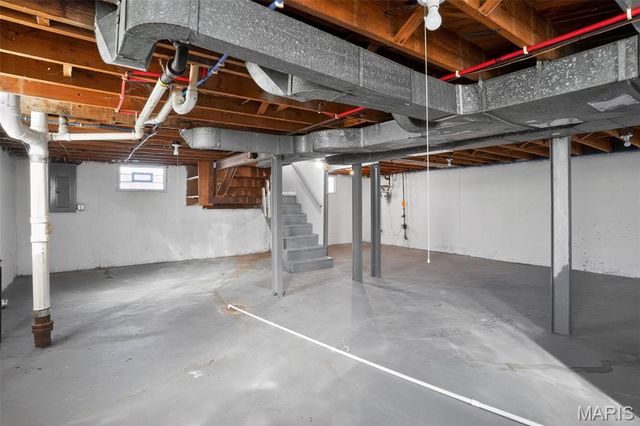 8910 Harold Drive, St Louis, MO 63134