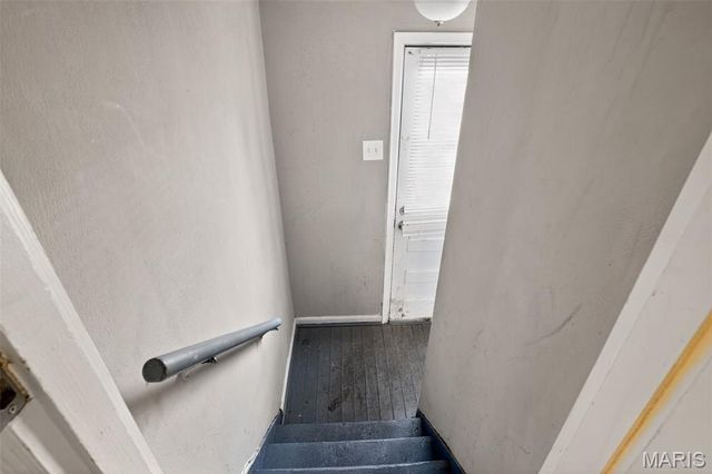 8910 Harold Drive, St Louis, MO 63134