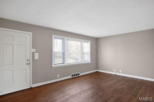 8910 Harold Drive, St Louis, MO 63134