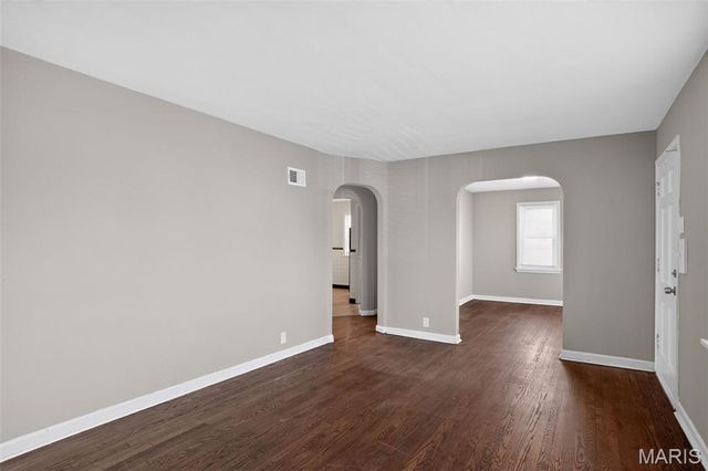 8910 Harold Drive, St Louis, MO 63134