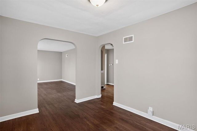 8910 Harold Drive, St Louis, MO 63134