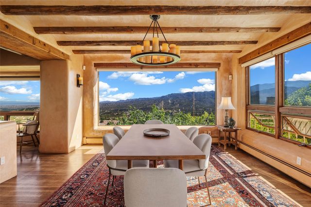 197 Circle Drive, Santa Fe, NM 87501