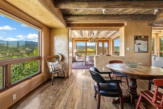 197 Circle Drive, Santa Fe, NM 87501