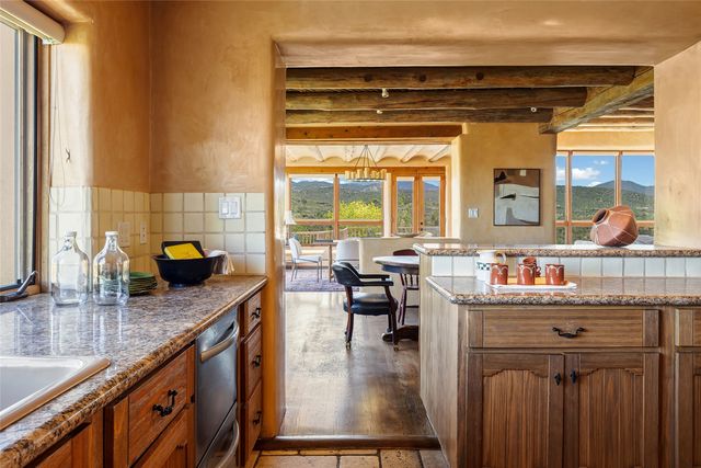 197 Circle Drive, Santa Fe, NM 87501