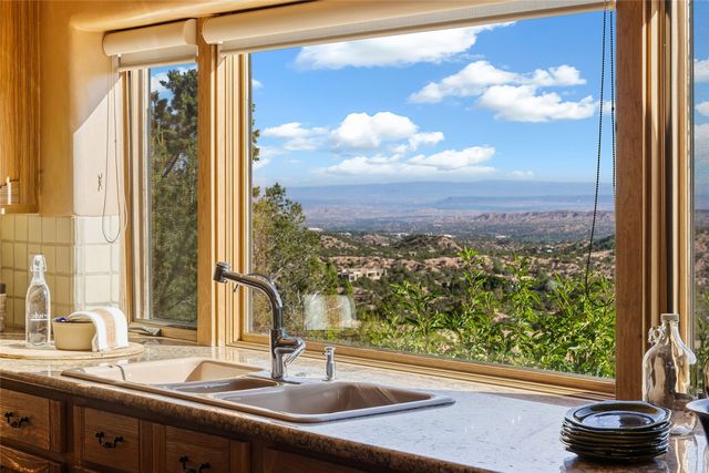 197 Circle Drive, Santa Fe, NM 87501