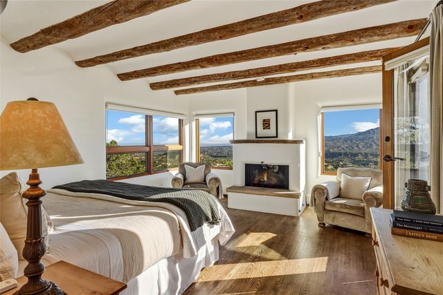197 Circle Drive, Santa Fe, NM 87501