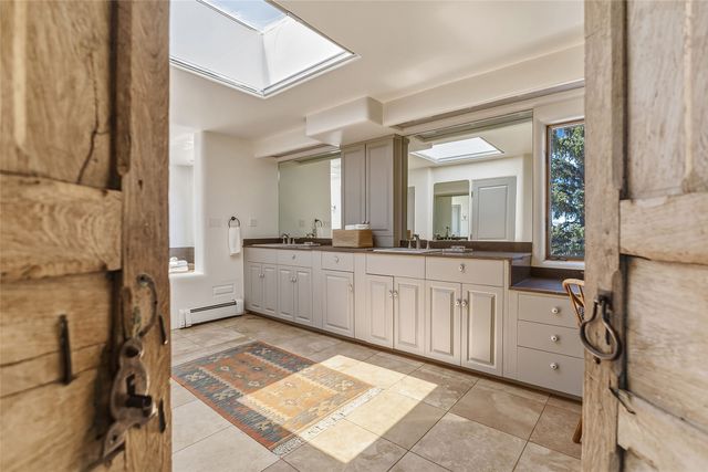 197 Circle Drive, Santa Fe, NM 87501