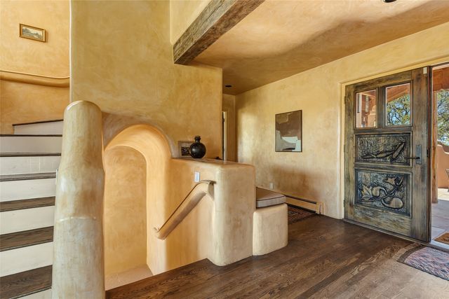197 Circle Drive, Santa Fe, NM 87501