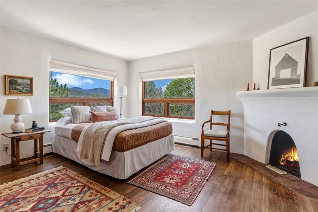 197 Circle Drive, Santa Fe, NM 87501