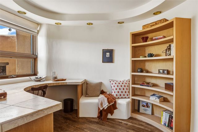 197 Circle Drive, Santa Fe, NM 87501