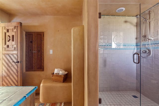 197 Circle Drive, Santa Fe, NM 87501